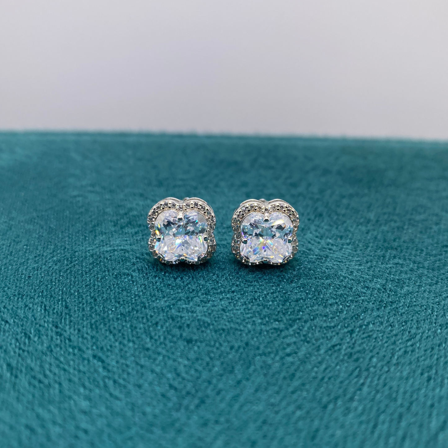 ZAINA™ Glimmer Earrings Stud 🌟