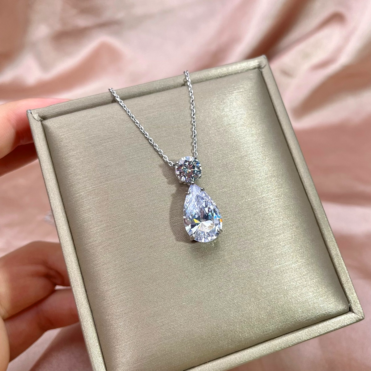 ZAINA™ Diora Necklace
