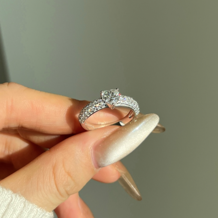 ZAINA™ Starry Heart Ring