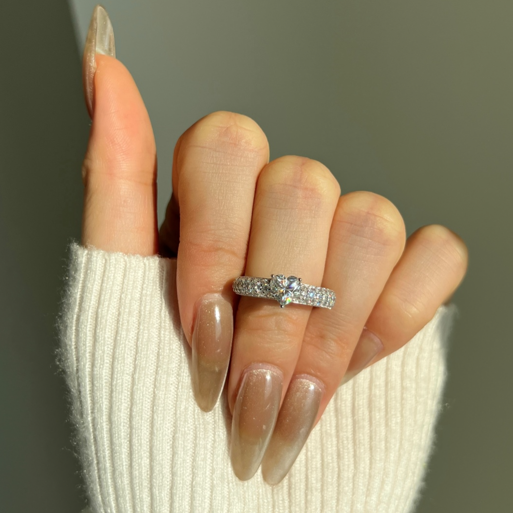 ZAINA™ Starry Heart Ring