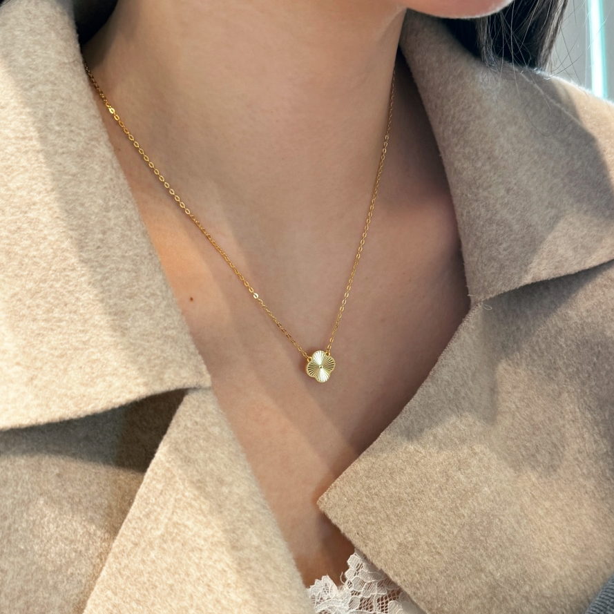 ZAINA™ Gold Clover Necklace