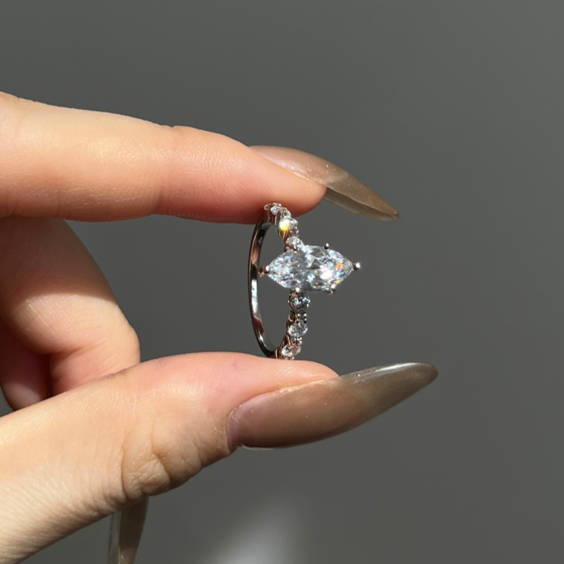 ZAINA™ Crown Ring