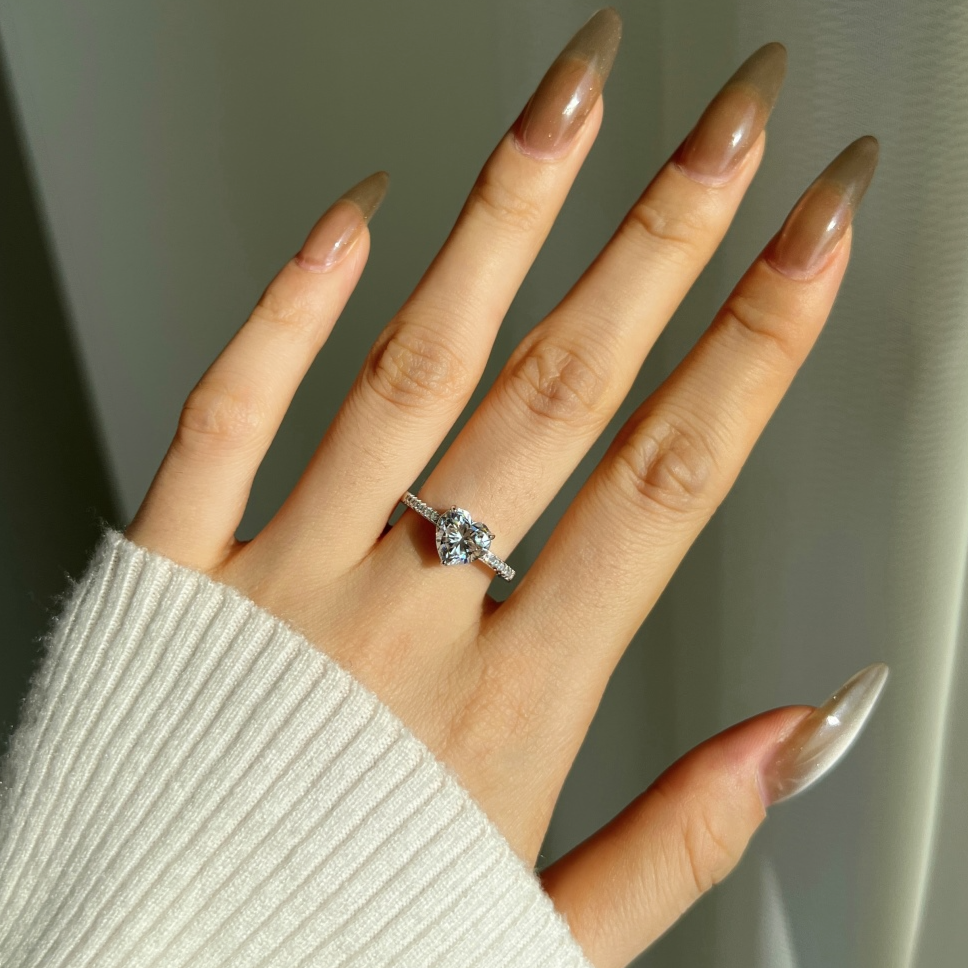 ZAINA™ Amor Ring