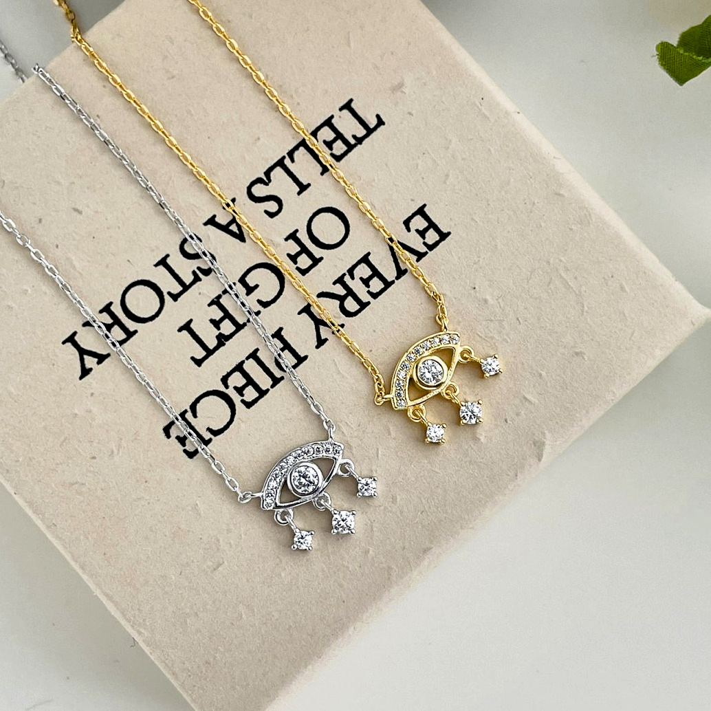 ZAINA™ Eye Gleam Necklace