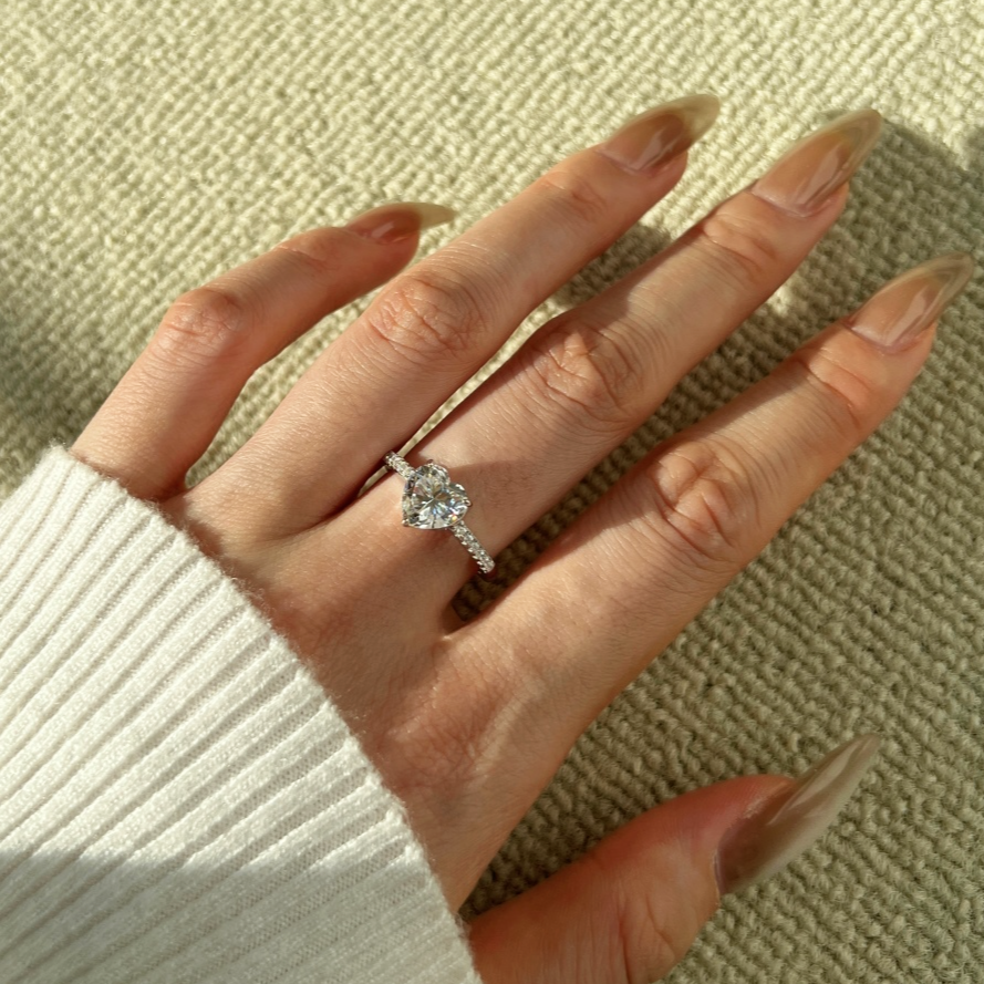 ZAINA™ Amor Ring
