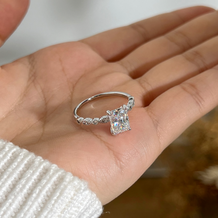 ZAINA™ Succession Ring