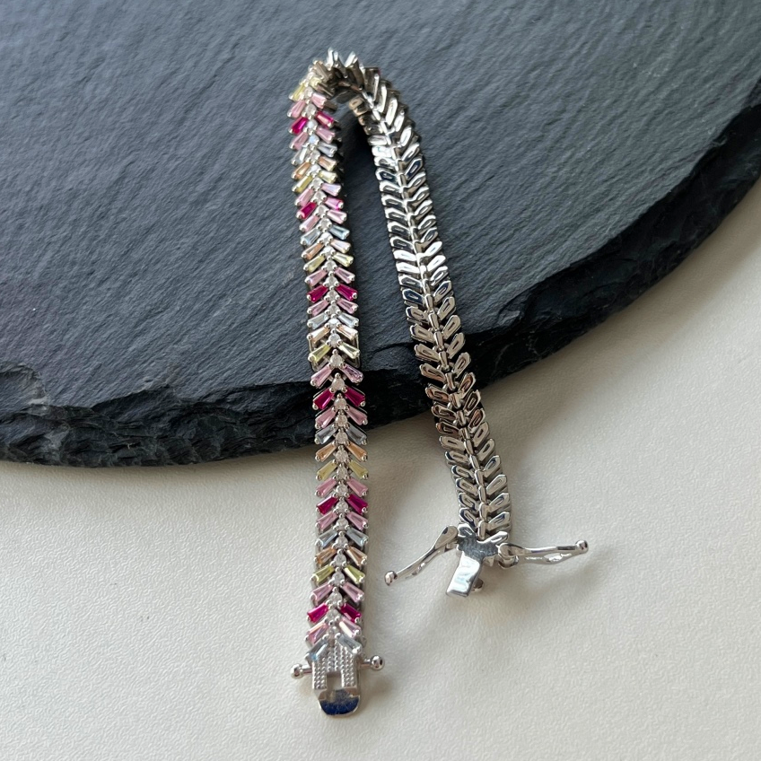 ZAINA™ Iris Bracelet